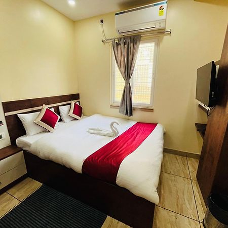 כלכותה Hotel Kanan Inn מראה חיצוני תמונה