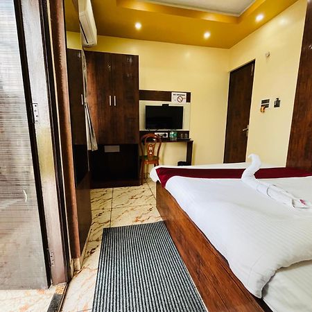 כלכותה Hotel Kanan Inn מראה חיצוני תמונה