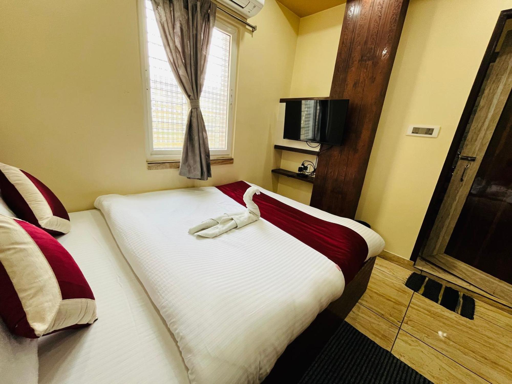 כלכותה Hotel Kanan Inn מראה חיצוני תמונה