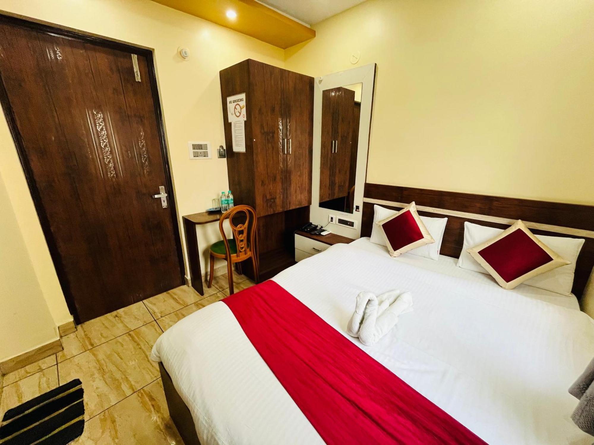 כלכותה Hotel Kanan Inn מראה חיצוני תמונה