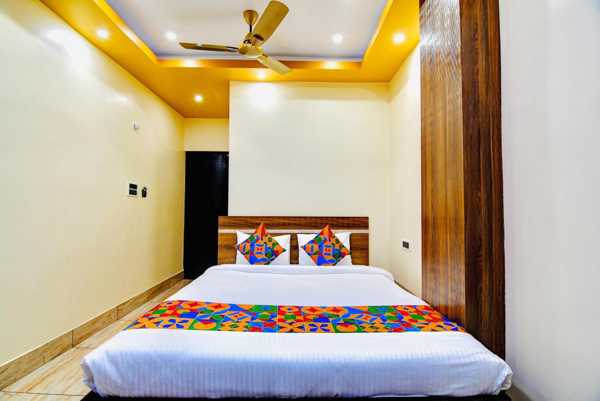 כלכותה Hotel Kanan Inn מראה חיצוני תמונה