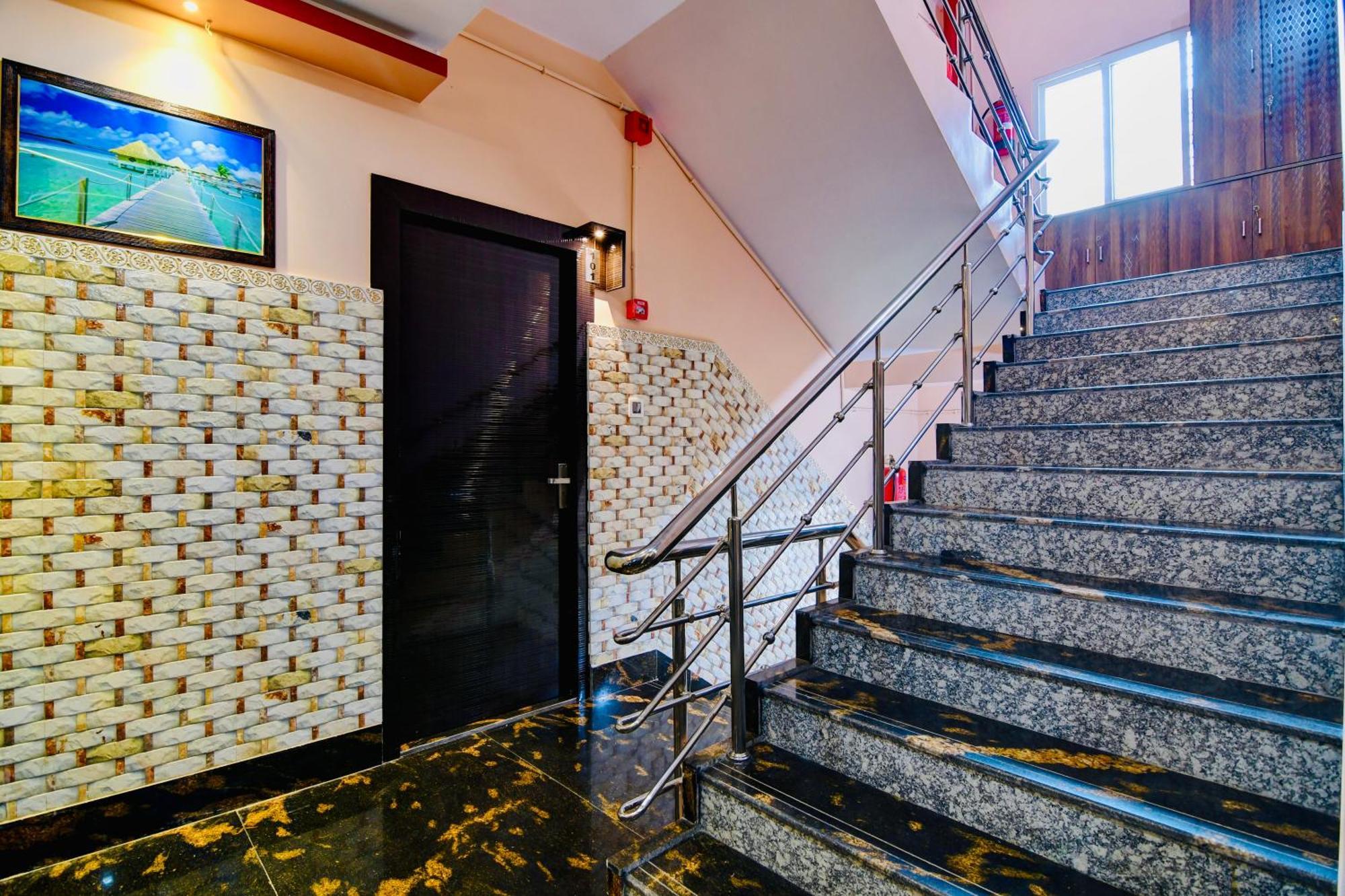 כלכותה Hotel Kanan Inn מראה חיצוני תמונה