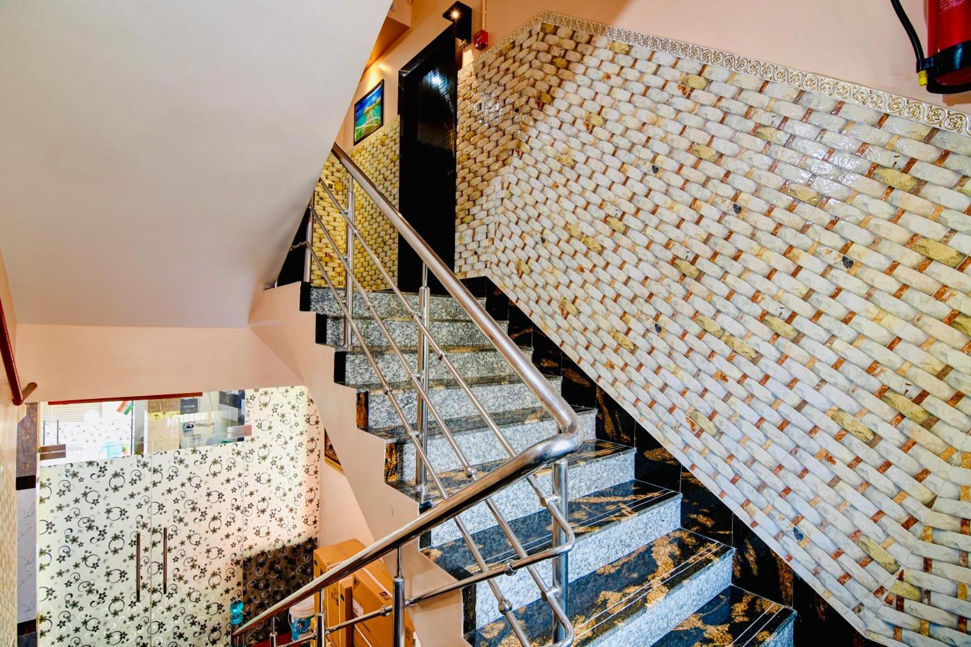 כלכותה Hotel Kanan Inn מראה חיצוני תמונה