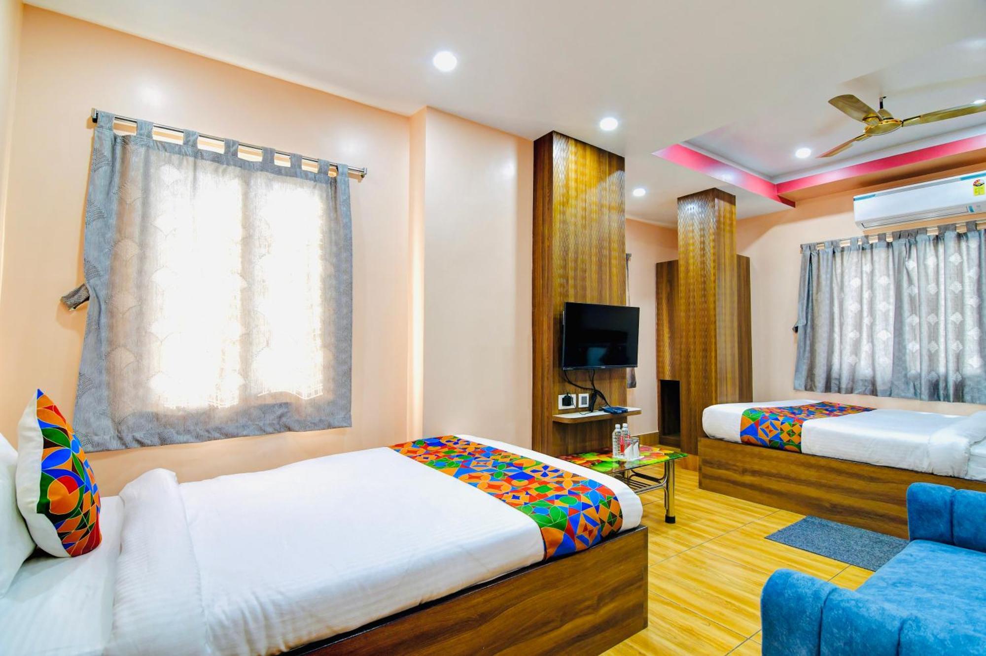 כלכותה Hotel Kanan Inn מראה חיצוני תמונה