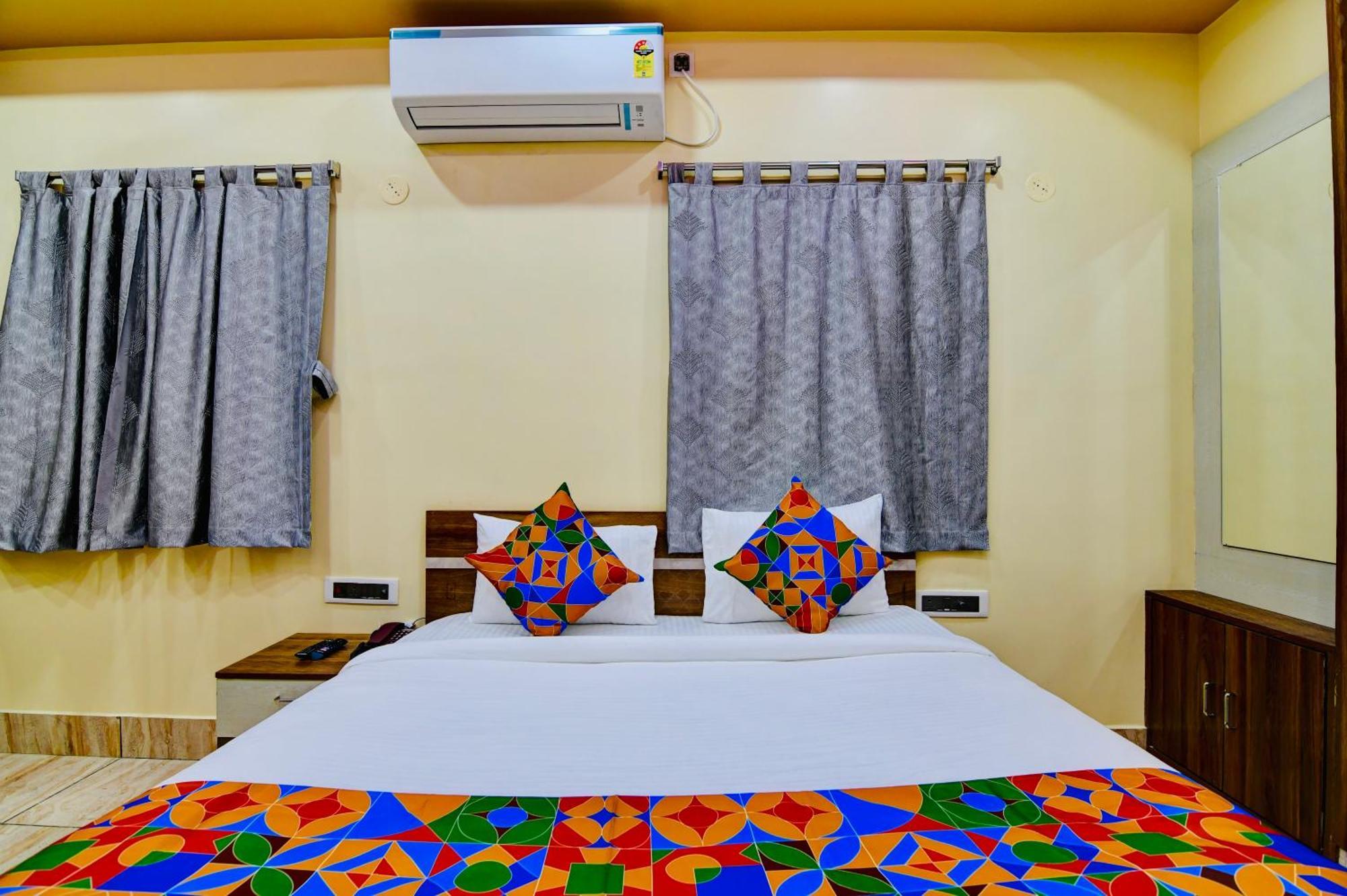 כלכותה Hotel Kanan Inn מראה חיצוני תמונה