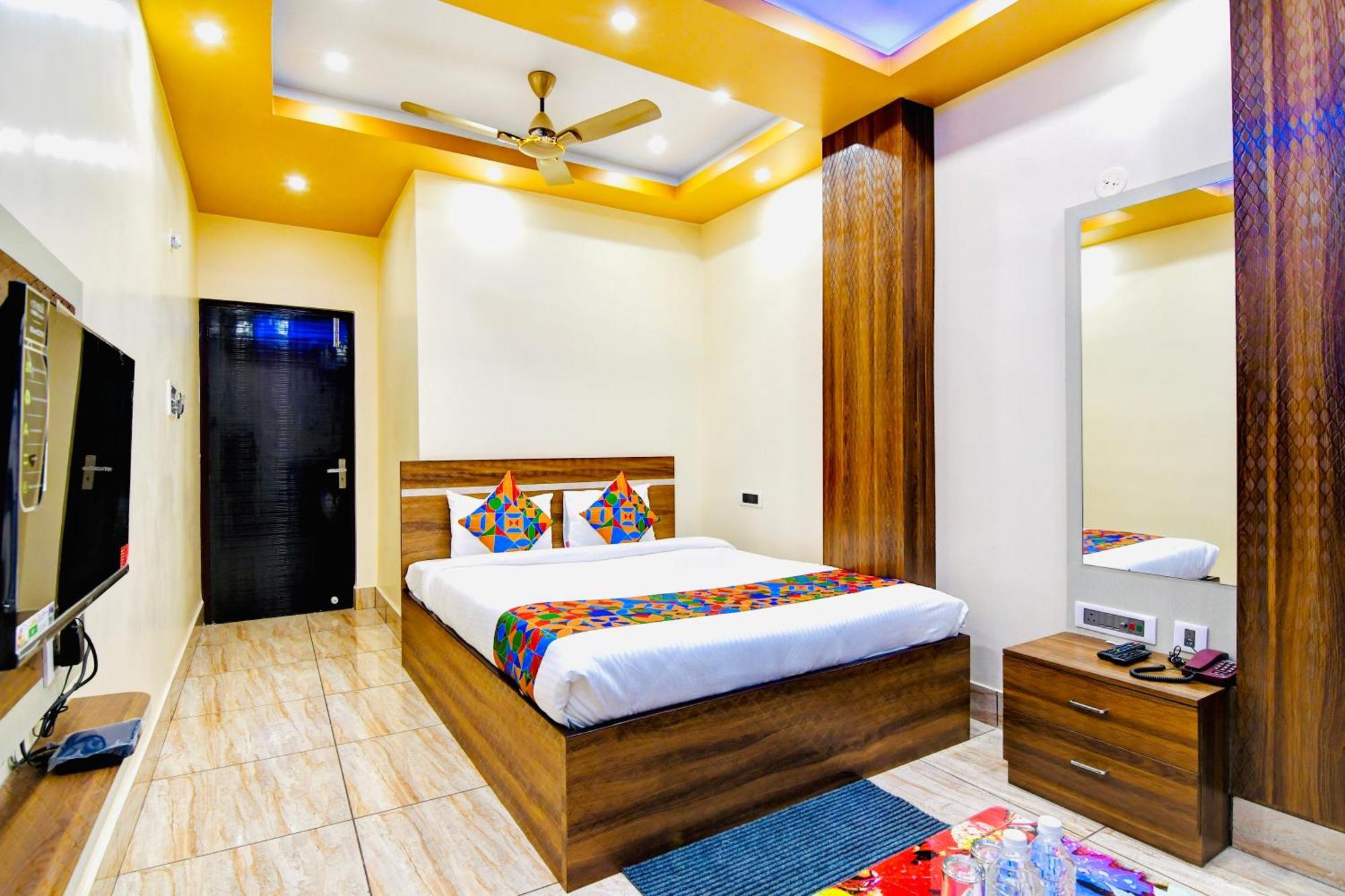 כלכותה Hotel Kanan Inn מראה חיצוני תמונה