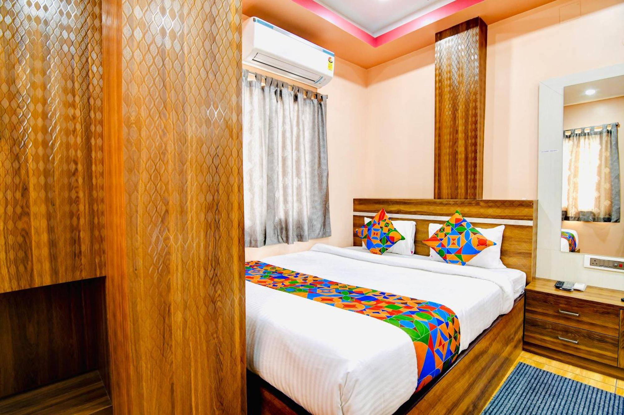 כלכותה Hotel Kanan Inn מראה חיצוני תמונה