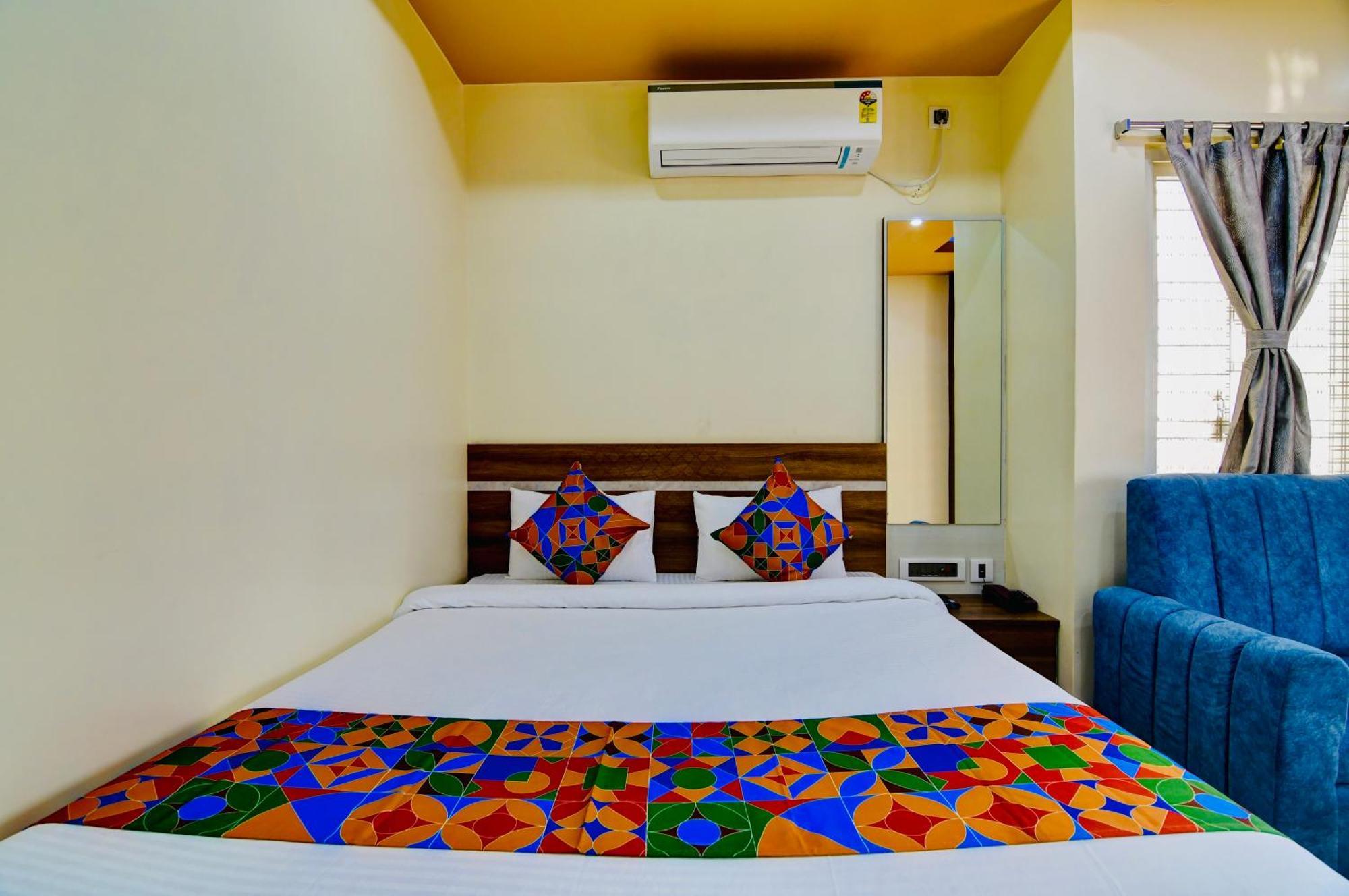 כלכותה Hotel Kanan Inn מראה חיצוני תמונה