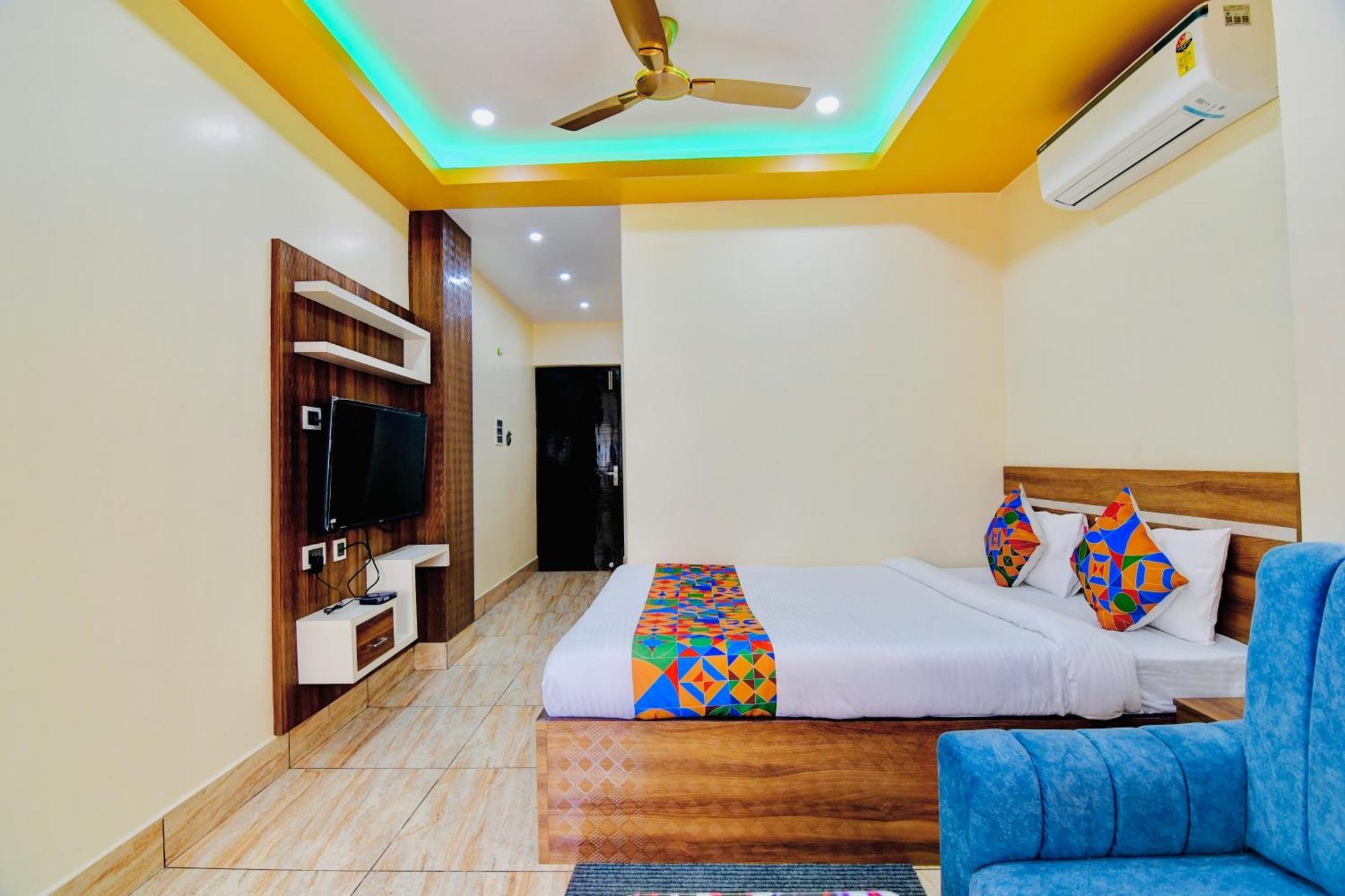 כלכותה Hotel Kanan Inn מראה חיצוני תמונה