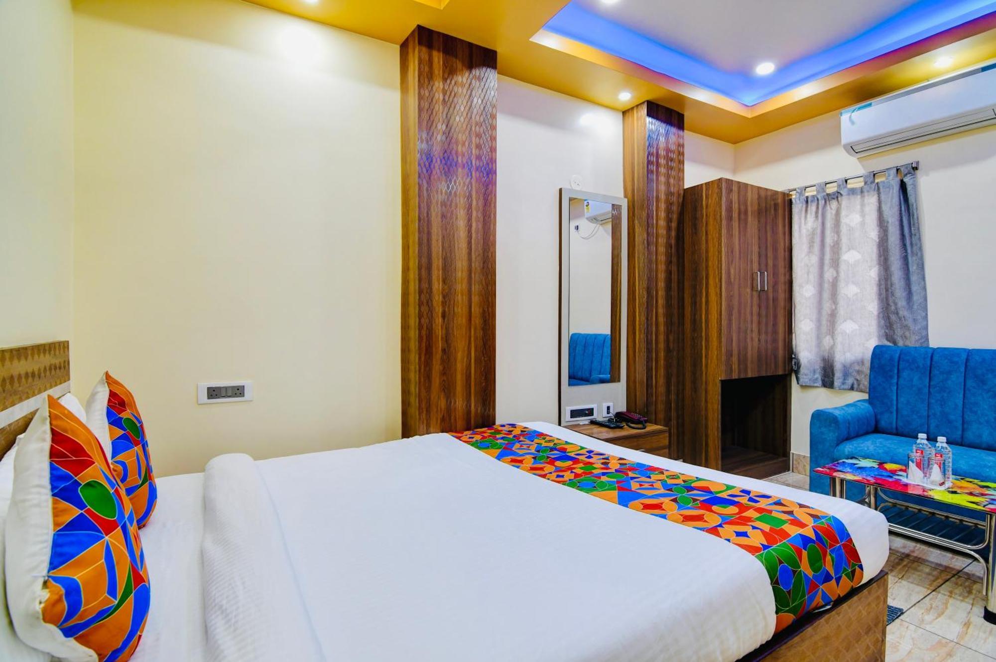 כלכותה Hotel Kanan Inn מראה חיצוני תמונה