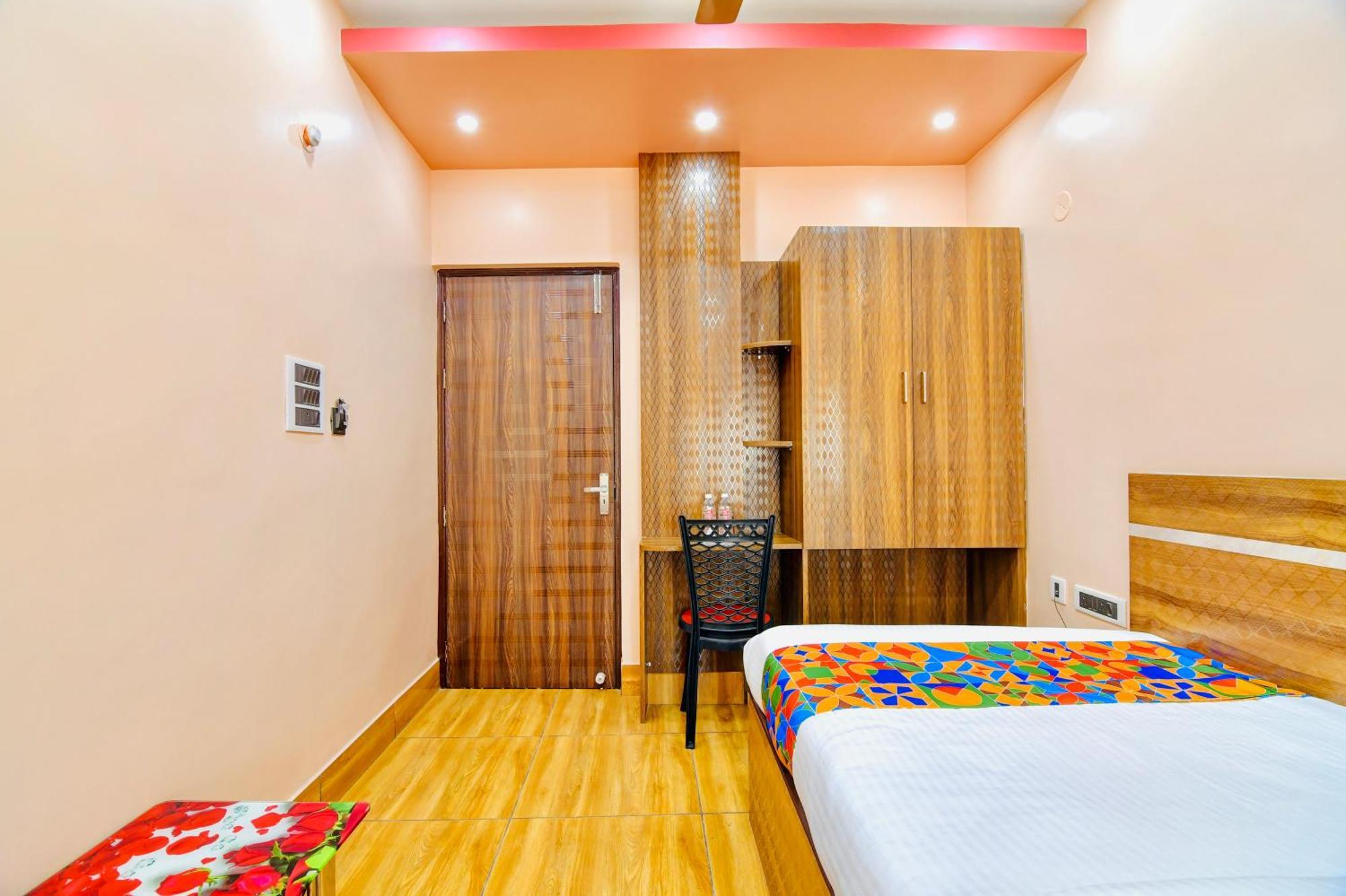 כלכותה Hotel Kanan Inn מראה חיצוני תמונה