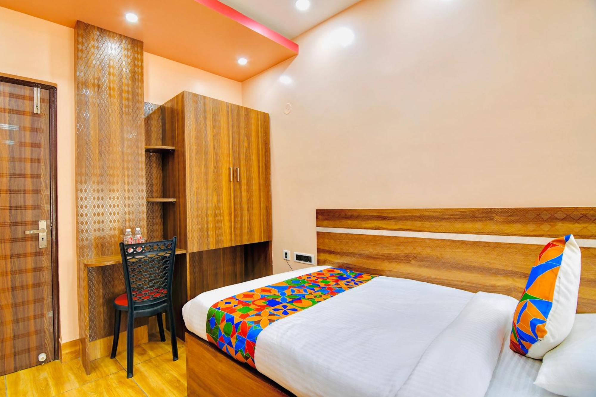 כלכותה Hotel Kanan Inn מראה חיצוני תמונה